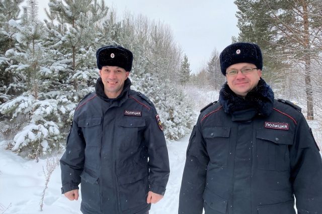 Полицейские из Усть-Илимска спасли замерзающую в автомобиле группу туристов