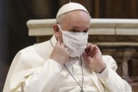 Папа Римский впервые пропустит новогоднюю мессу из-за проблем со здоровьем.