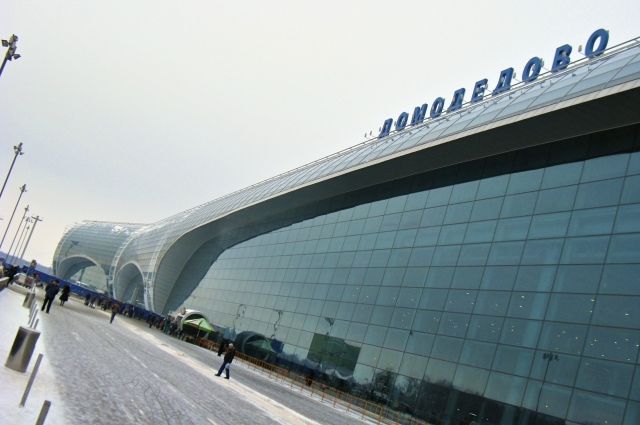 После ледяного дождя аэропорт «Домодедово» работает в штатном режиме