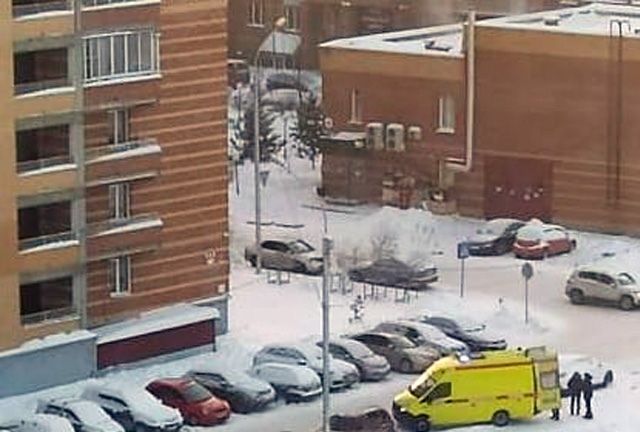 В Новосибирске при катании с горки погибла девочка.