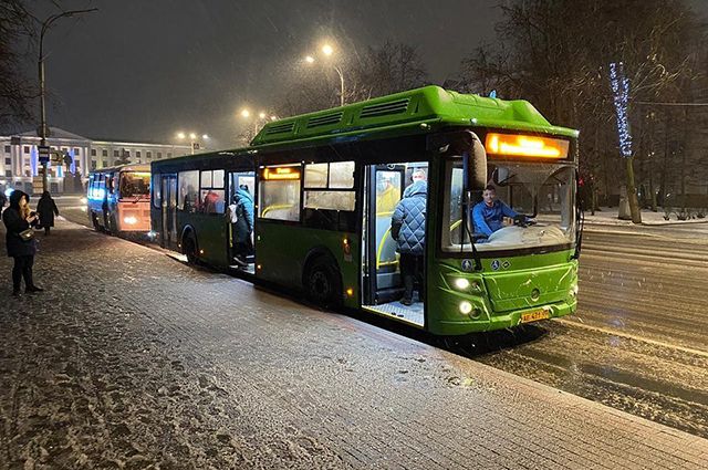 На маршруты в Псковской области вышли новые автобусы