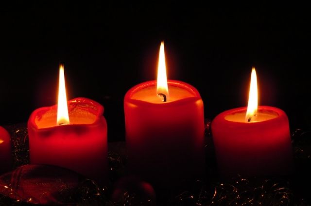 «Зажжем свечи, помянем…»: горькие потери ковидного 2020-го года