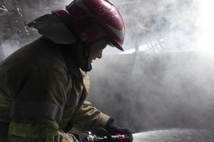 В ГСЧС обнародовали число пожаров в 2020 году.