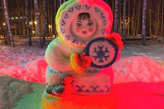 Теперь снеговики украшают Аллею в парке Бориса Лосева окружного центра