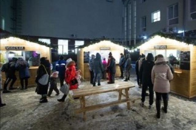 На площади им. Ленина в областном центре уберут новогоднюю ярмарку.