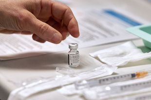 Вакцина Pfizer-BioNTech.