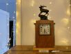 Главными экспонатами выставки стали старинные часы 50-х и 60-х годов, символизирующие начало нового времени. Этот редкий экземпляр настольных часов с боем с оленем из чугуна произвел Владимирский завод в 1957 году.