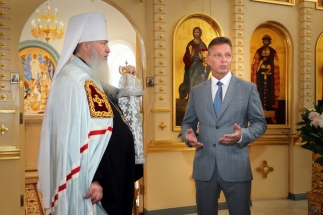 Губернатор Владимир Сипягин поздравил жителей региона с Рождеством