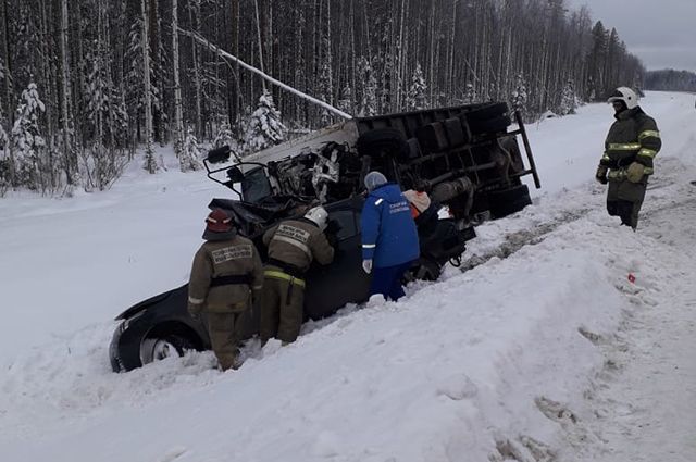 Три человека погибли в аварии на трассе М-8 в Архангельской области