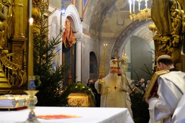 Рождественская служба во Владимире прошла с нарушениями антиковидных мер
