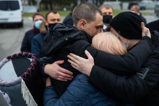 Четверо украинских моряков вернулись в Украину из ливийской тюрьмы