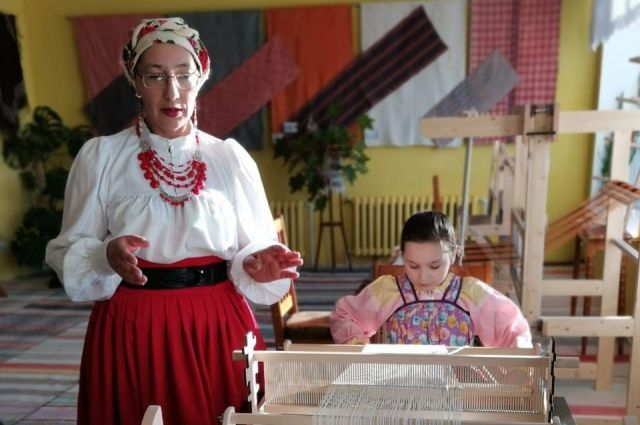 Жители села Арамашево открыли уникальную студию ткачества