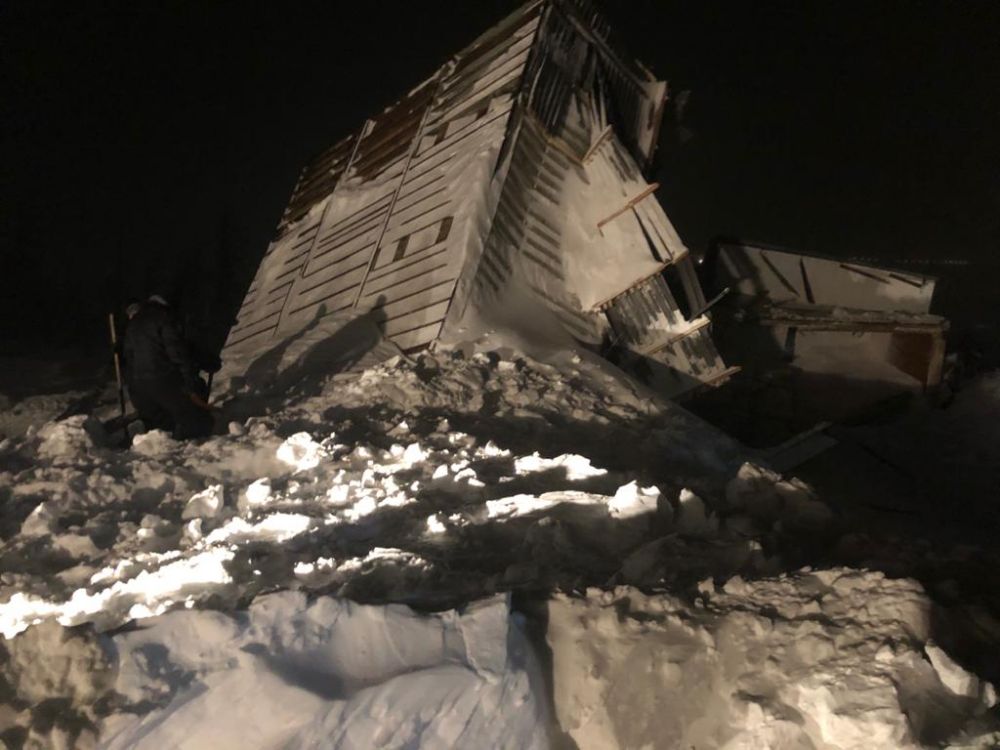 Сход лавины на горнолыжной базе в Норильске - есть жертвы