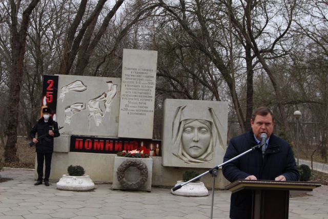 В Кизляре прошли траурные мероприятия в память о теракте 1996 года