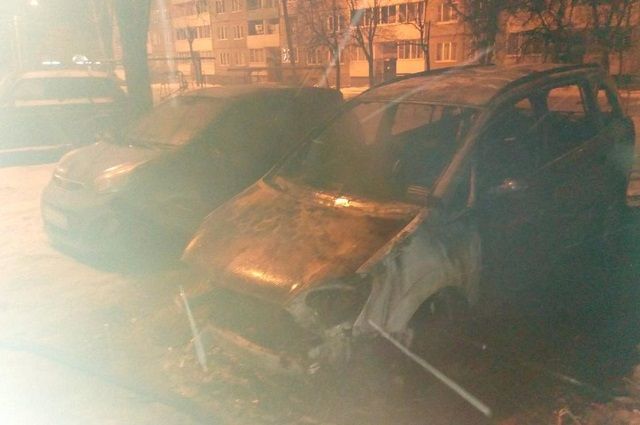 Ночью в Киржаче шесть пожарных тушили автомобиль