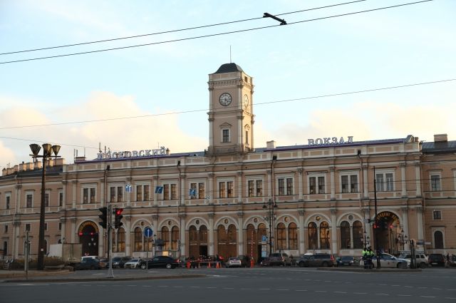 Из-за подозрительной коробки на Московский вокзал приехал ОМОН
