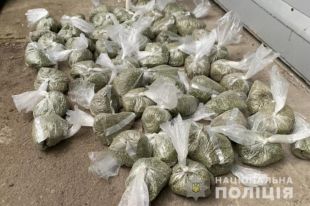 В Житомирской области военнослужащие изготовляли и продавали наркотики