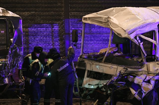 Минобороны: в ДТП с грузовиком в Подмосковье пострадали 42 военных