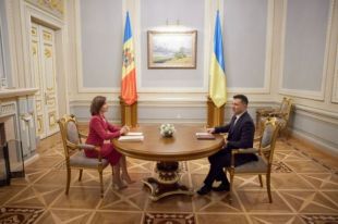 Зеленский и Санду обсудили упрощение пересечения границы между странами.