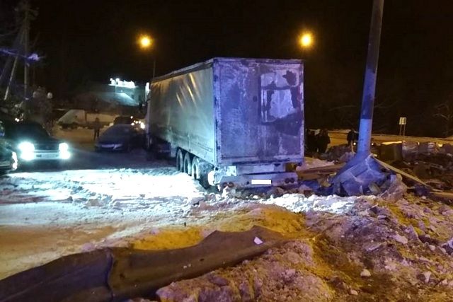 В ДТП с семью автомобилями в Кугесях погиб пассажир легкового автомобиля