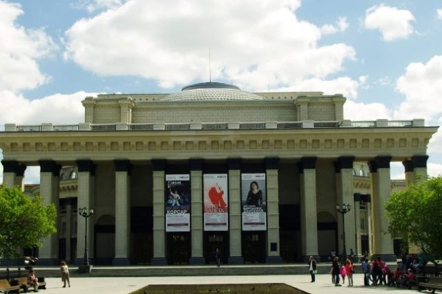 ​Новосибирский театр оперы и балета (НОВАТ) расторг контракт Ниной Ананиашвили. Грузинская прима-балерина должна была стать руководителем балетной группы. 