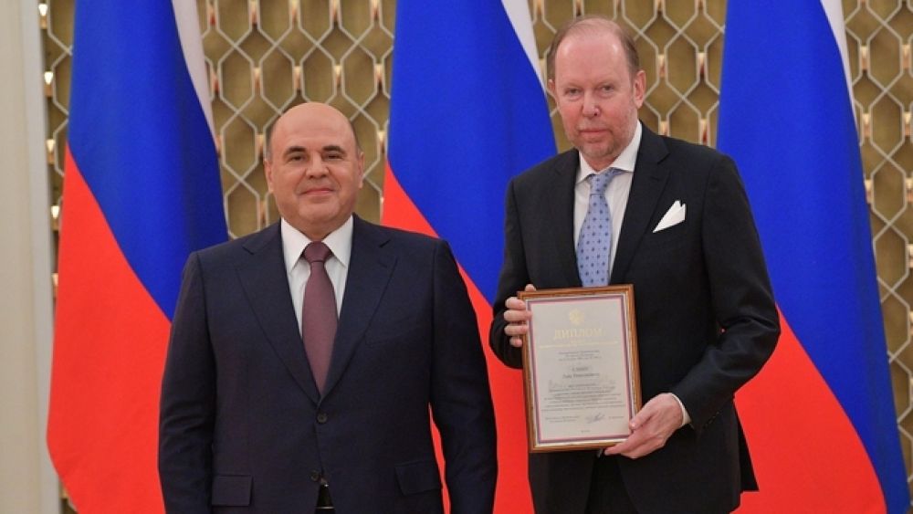 С генеральным директором издательского дома «Лев» Львом Елиным.