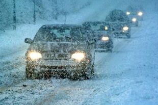 Водителей предупредили о заснеженных дорогах