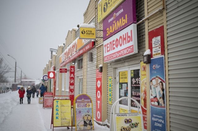 Пора меняться. Напротив пл. Победы в Барнауле демонтируют неряшливые киоски