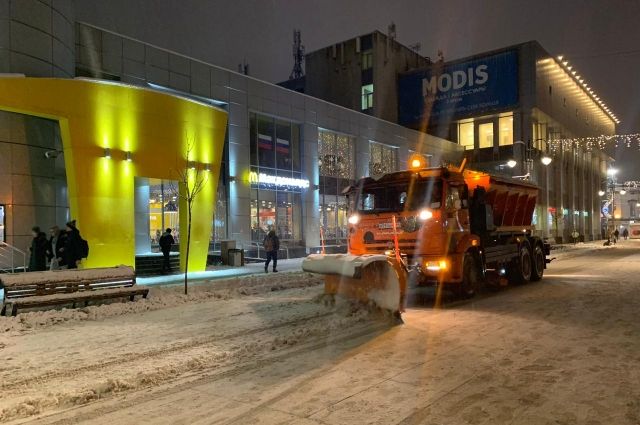 Дорожники продолжат расчищать трассы от снега в Нижнем Новгороде ночью