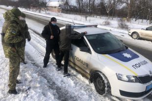 Год скрывался: в Волынской области мужчина изнасиловал 10-летнюю девочку