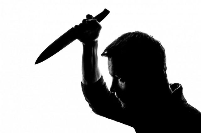Житель Балашова пытался убить своего 10-летнего сына ножом