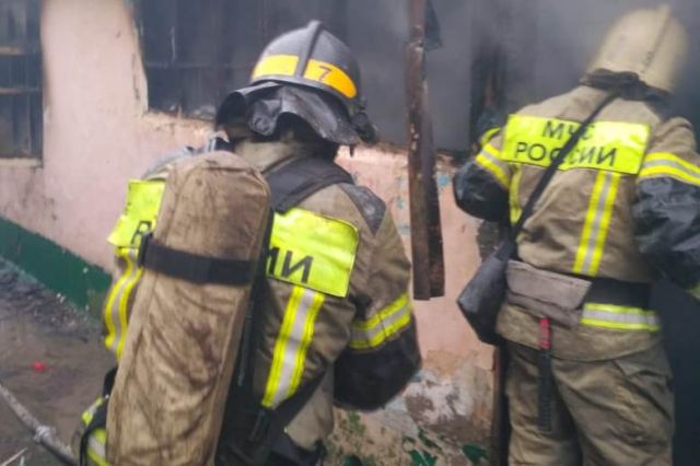 Женщина и двое ее детей погибли при пожаре в Махачкале