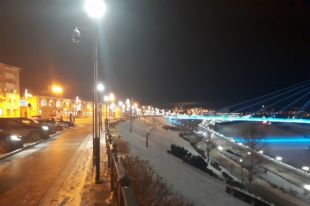 На Крещение парковка возле набережной Тюмени работает бесплатно