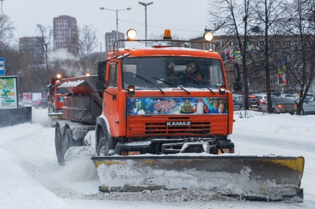 Коммунальные службы вывезли более 13 тысяч тонн снега из столицы Урала