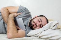 Утром болит голова после сна: почему и что делать, советы невропатолога