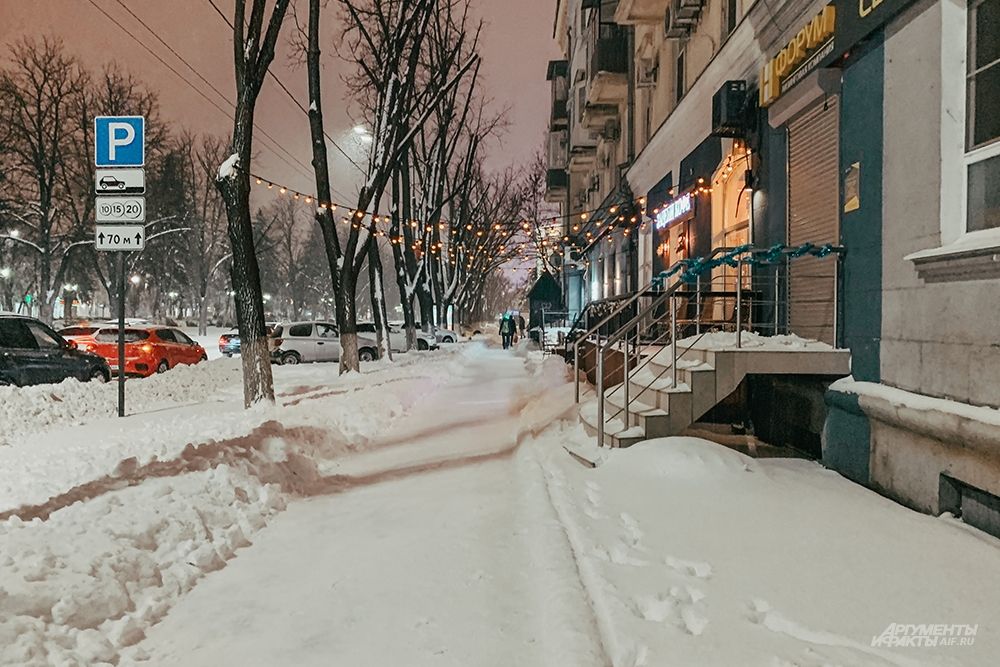 Краснодарская зима. Снег в Краснодаре. Заснеженный Краснодар. Снег в Краснодаре 2021. Снегопад в Краснодаре.