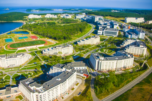 «Шуваловская» компания продает здания университета во Владивостоке