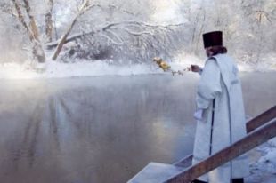 Крещенские купания: в Киеве две женщины во время ныряния потеряли сознание