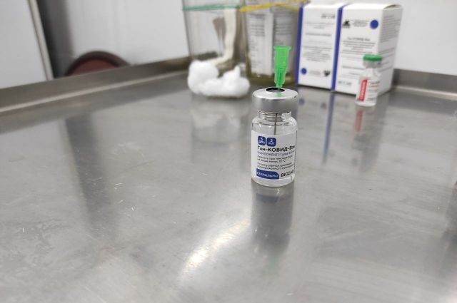 В Саратовской области медик заболел после вакцины от коронавируса