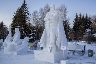 Красоту, которую уничтожили за одну ночь, создавали 15 взрослых и 12 детских команд