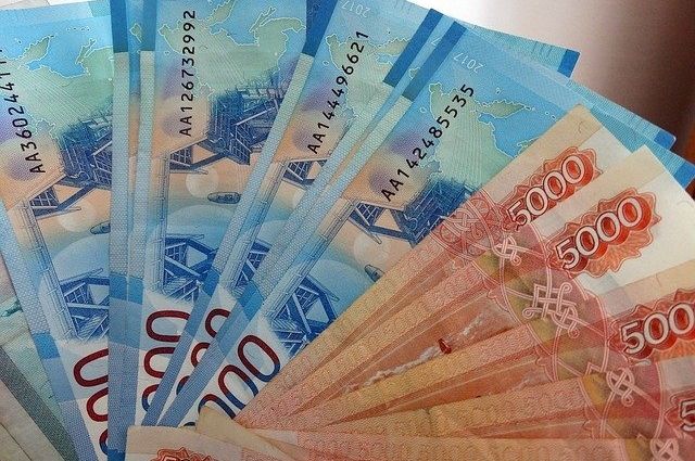 Брянскую продавщицу подозревают в мошенничестве на 224 000 рублей