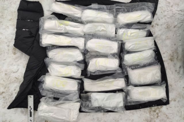 Под Тольятти в машине петербуржцев обнаружено около 4 кг наркотиков