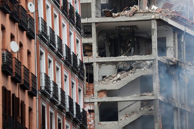 СМИ: при взрыве в Мадриде погибли как минимум четыре человека