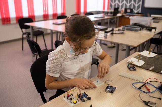 Екатеринбургские школьники приняли участие в «Битве роботов»