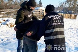 В Черниговской области мужчина снимал порно с женой и выкладывал в соцсети