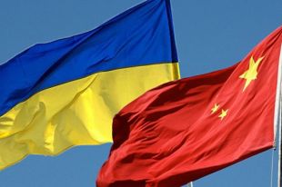 Украина просит Китай предоставить разрешение на экспорт COVID-вакцин