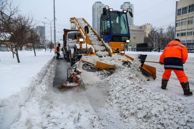 Как проходит уборка снега в Екатеринбурге?