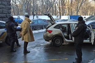С ножом и пистолетом: под Радой задержан вооруженный мужчина
