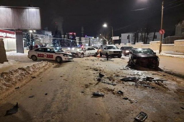 В Костроме в ДТП с участием семи автомобилей пострадало трое человек