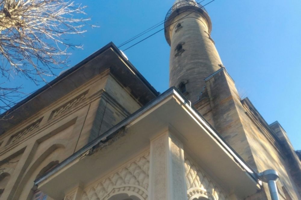 Здание мечети, где располагается картинная галерея Гречишкина.